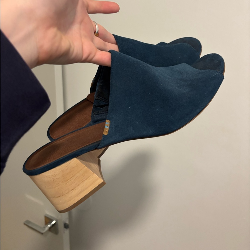 TOM’s Women's Teal Suede Block Heel Mules